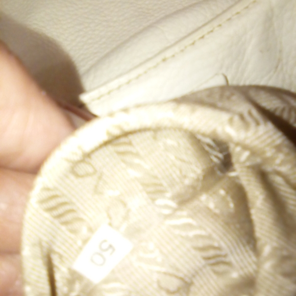 Prada large bag ivory with cream stripe snakeskin print latch in e.u.c - Picture 6 of 9